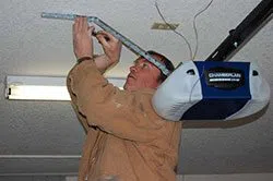 Exclusive Garage Door Repair Service Milwaukee, WI 262-476-0601
